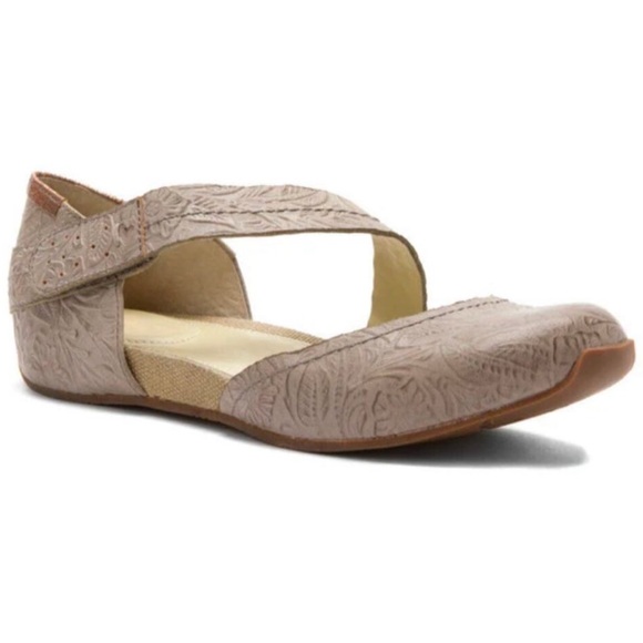 OTBT Pacific City Flat in Grey Powder (Sz 9.5) - Picture 1 of 7